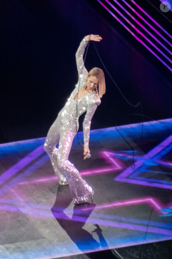 Céline Dion en concert à Miami le 17 janvier 2020 lors de son Courage World Tour, quelques heures seulement après la mort de sa mère Thérèse.