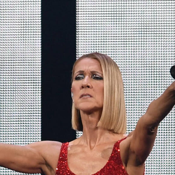 Céline Dion en concert à Miami le 17 janvier 2020 lors de son Courage World Tour, quelques heures seulement après la mort de sa mère Thérèse.