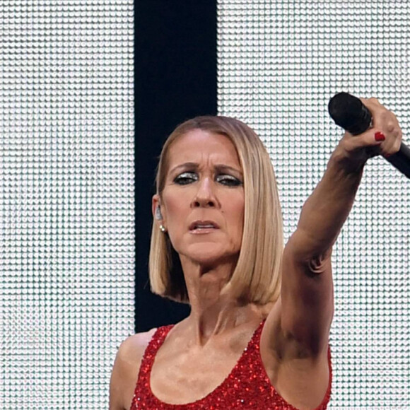 Céline Dion en concert à Miami le 17 janvier 2020 lors de son Courage World Tour, quelques heures seulement après la mort de sa mère Thérèse.