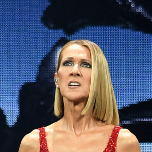 Céline Dion en concert à Miami le 17 janvier 2020 lors de son Courage World Tour, quelques heures seulement après la mort de sa mère Thérèse.