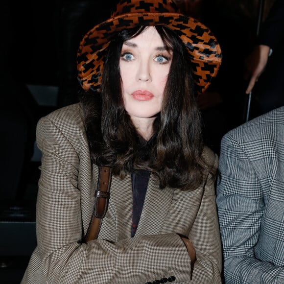 Isabelle Adjani - Front row au défilé de mode Homme automne-hiver 2020/2021 " Berluti " lors de la fashion week à Paris. Le 17 janvier 2020 © Veeren - Christophe Clovis / Bestimage