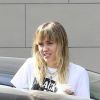 Miley Cyrus et son compagnon Cody Simpson dans les rues de Los Angeles Le 19 octobre 2019 Los Angeles,