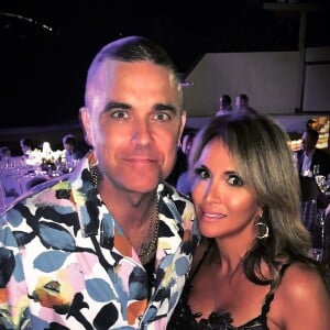 Hélène Ségara a partagé des photos d'elle avec Robbie Williams et sa femme à l'occasion d'une soirée organisée par WW. Instagram, le 20 janvier 2020.