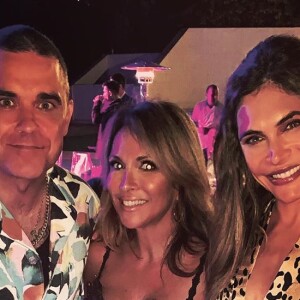 Hélène Ségara a partagé des photos d'elle avec Robbie Williams et sa femme à l'occasion d'une soirée organisée par WW. Instagram, le 20 janvier 2020.