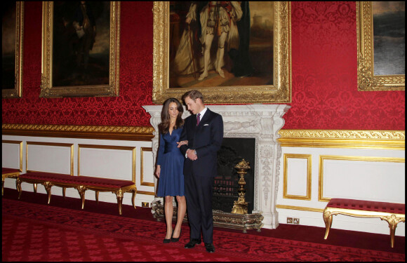 Le prince William et Kate Middleton lors de l'annonce de leurs fiançailles à Clarence House, à Londres, le 16 novembre 2010.