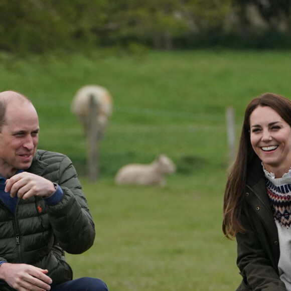 Le prince William, duc de Cambridge, et Catherine (Kate) Middleton, duchesse de Cambridge, visitent la ferme du manoir à Little Stainton, Royaume Uni, le 27 avril 2021.