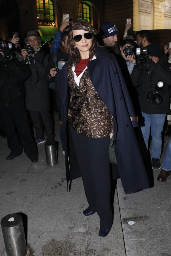 Juliette Binoche arrive au Pavillon Vendôme pour assister au défilé de mode Haute-Couture printemps-été 2020 "Armani Privé". Paris, le 21 janvier 2020. © Veeren Ramsamy-Christophe Clovis/Bestimage