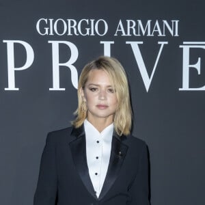 Virgine Efira assiste au défilé de mode Haute-Couture printemps-été 2020 Armani Privé à Paris le 21 janvier 2020. © Olivier Borde / Bestimage