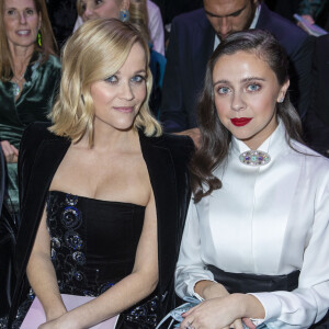 Reese Witherspoon et Bel Powley assistent au défilé de mode Haute-Couture printemps-été 2020 Armani Privé à Paris le 21 janvier 2020. © Olivier Borde / Bestimage