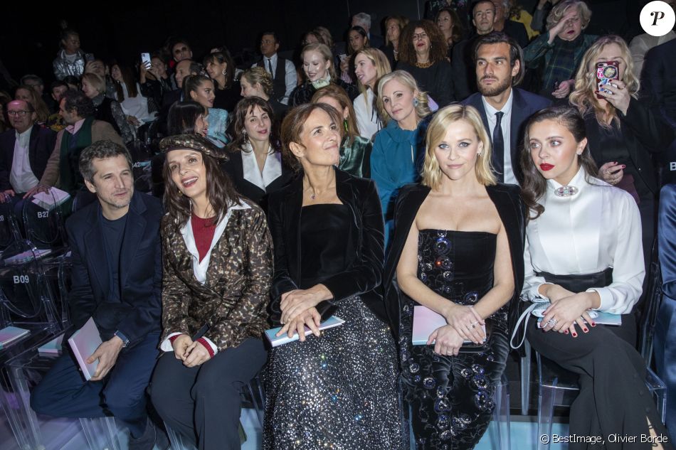 Guillaume Canet, Juliette Binoche, Roberta Armani, Reese Witherspoon et Bel  Powley assistent au défilé de mode Haute-Couture printemps-été 2020 Armani  Privé à P - Purepeople