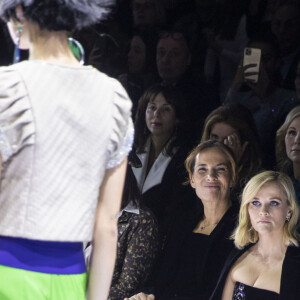 Virginie Efira, Guillaume Canet, Juliette Binoche, Roberta Armani, Reese Witherspoon et Bel Powley au premier rang du défilé de mode Haute-Couture printemps-été 2020 Armani Privé à Paris le 21 janvier 2020. © Olivier Borde / Bestimage