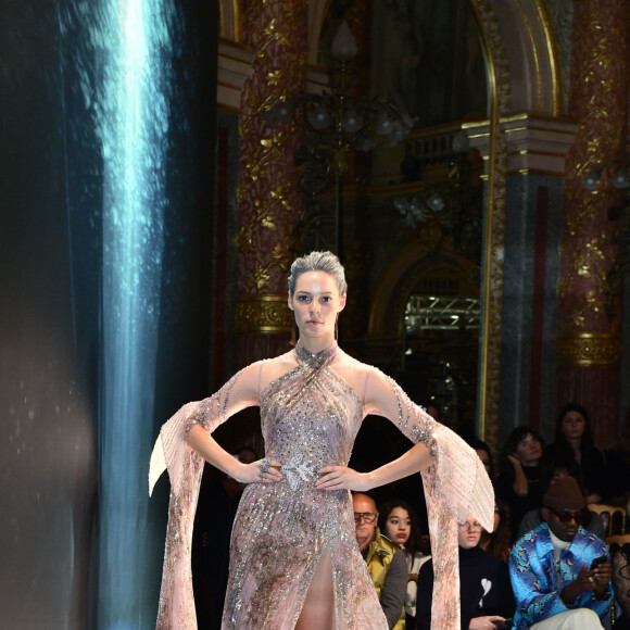 Exclusif - Maëva Coucke défile pour Ziad Nakad (collection Couture printemps-été 2020) à l'hôtel Intercontinental Paris Le Grand. Paris, le 22 janvier 2020. © Pierre Perusseau/Bestimage