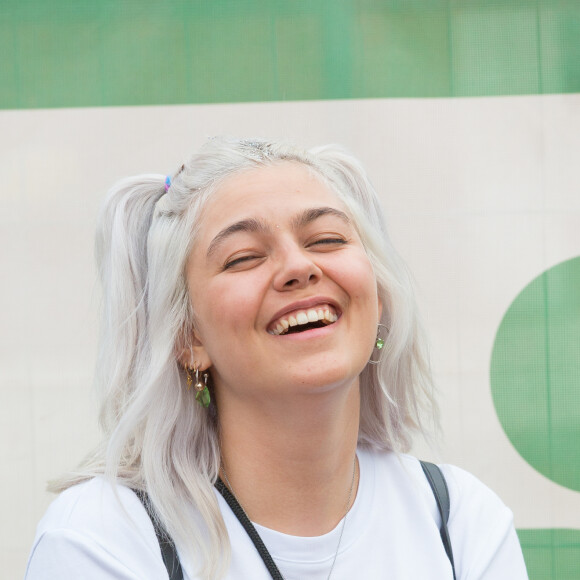 Louane est venue assister au concert de son amie Angèle pendant le Main Square Festival à Arras en France, le 4 juillet 2019.