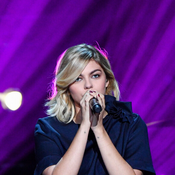 Exclusif - Louane Emera - Emission "Un soir en direct avec Patrick Bruel" au Palais des Sports en l'honneur du chanteur pour ses 35 ans de carrière sur France 2, le 3 novembre 2018. © Perusseau-Gaffiot/Bestimage