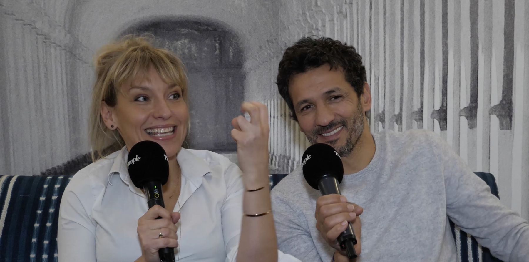 Julie Debazac Et Kamel Belghazi Demain nous appartient : Le petit frère d'Emma Smet en coulisses (EXCLU) -  Purepeople