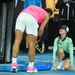 Rafael Nadal a blessé une jeune ramasseuse de balles lors de son match contre Federico Delbonis à l'Open d'Australie le 23 janvier 2020. Photo by Corinne Dubreuil/ABACAPRESS.COM