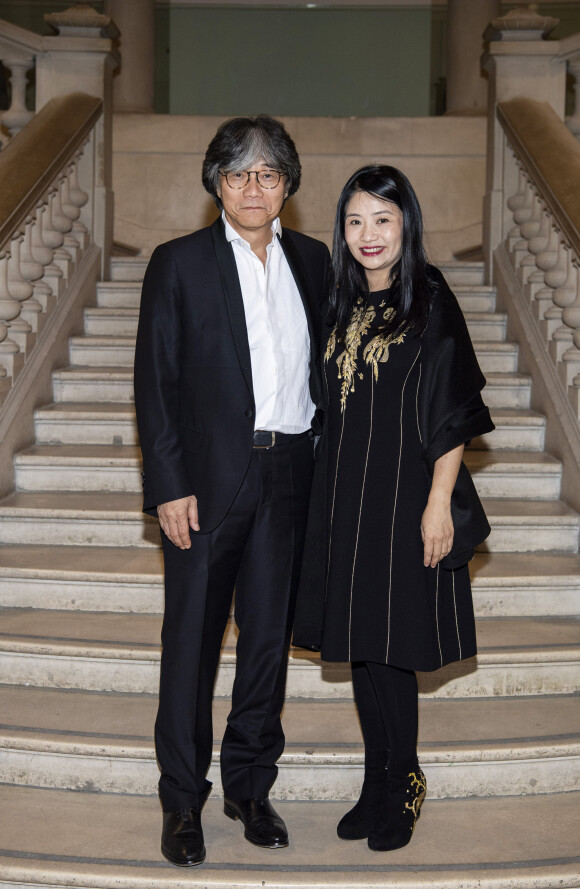 Jack Tsao et Guo Pei assistent à la soirée en l'honneur du don de Cindy Chao d'une broche de sa collection "Annual Butterfly" à la Galerie de Bijoux du Musée des Arts Décoratifs. Paris, le 20 janvier 2020. © Julio Piatti