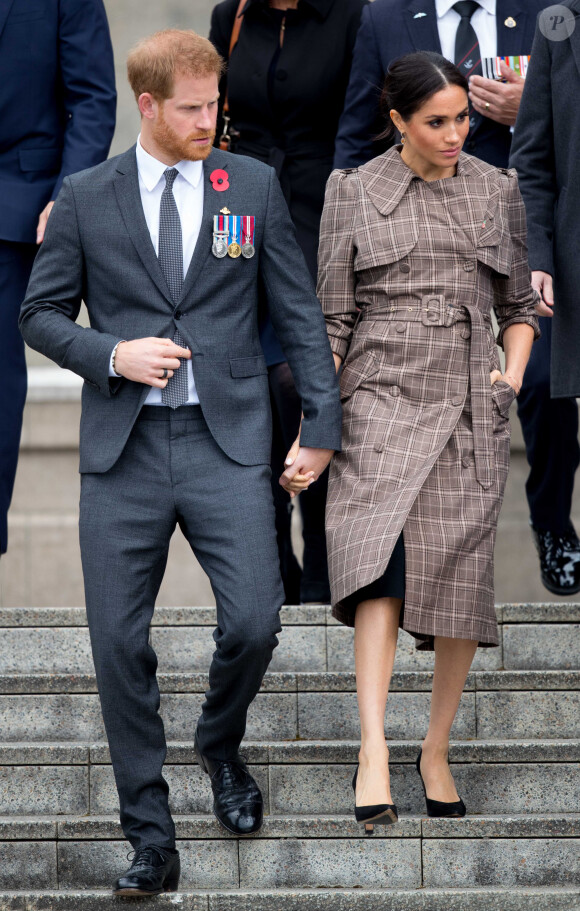 Le prince Harry, duc de Sussex, et Meghan Markle, duchesse de Sussex, enceinte assistent à une cérémonie de bienvenue traditionnelle "Hongi" sur les pelouses de la Government House à Wellington, Nouvelle-Zélande, le 28 octobre 2018. P