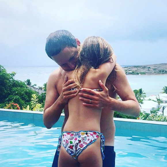Marc-Olivier Fogiel et sa fille Lily à Saint-Barth, le 30 juillet 2019.