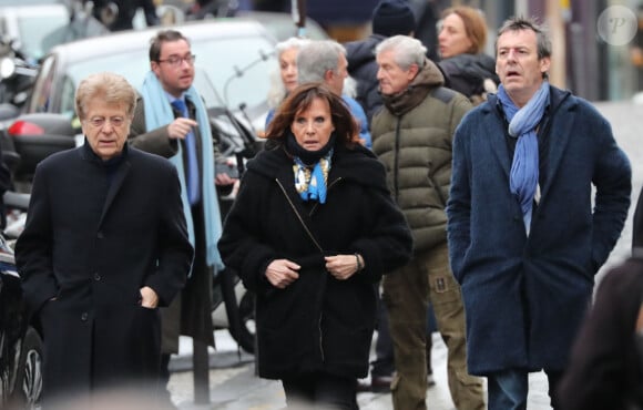 Francis Vandenhende et sa femme Denise Fabre, Jean-Luc Reichmann - Arrivées aux obsèques de Michou en l'église Saint-Jean de Montmartre à Paris. Le 31 janvier 2020