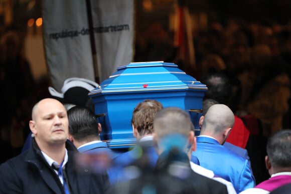 Illustration cercueil - Arrivées aux obsèques de Michou en l'église Saint-Jean de Montmartre à Paris. Le 31 janvier 2020