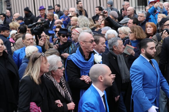 Le directeur artistique du cabaret "Chez Michou" Oscar Loup et le compagnon du défunt Erwan Toularastel - Arrivées aux obsèques de Michou en l'église Saint-Jean de Montmartre à Paris. Le 31 janvier 2020