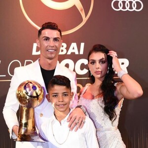 Cristiano Ronaldo avec son fils Cristiano Junior et sa compagne, Georgina Rodriguez à la cérémonie des "Globe Soccer Awards", le 29 décembre 2019.