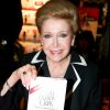 Mary Higgins Clark en dédicaces au Virgin Megastore des Champs-Elysées pour la promotion de son nouveau livre "Où es-tu maintenant ?", à Paris le 6 juin 2008.