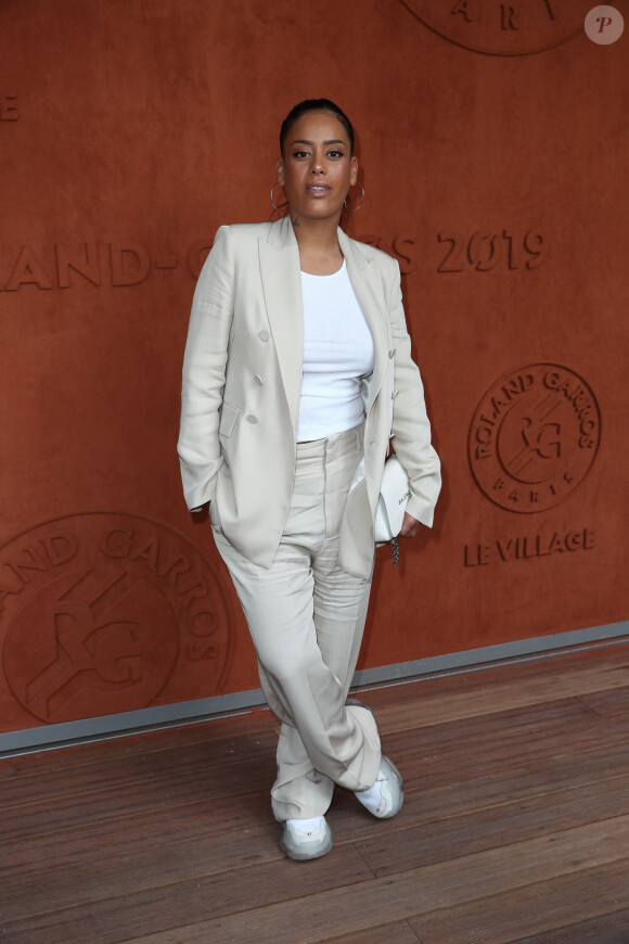 Amel Bent - Célébrités dans le village des internationaux de France de tennis de Roland Garros à Paris, France, le 6 juin 2019. © Jacovides-Moreau/Bestimage