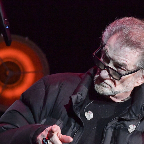 Exclusif - Répétition - Eddy Mitchell - La Nuit de la Déprime revient aux Folies Bergère, le 3 février 2020. A quelques jours de la Saint-Valentin, on retrouve sur scène les chanteurs les plus déprimants et les humoristes les plus badants, pour pleurer (de rire). " A quoi sert de courir après le bonheur alors que la déprime est à portée de main" ! Voici le mantra de la Nuit de la déprime de R.Mezrahi. Depuis 8 ans, ce rendez-vous placé sous le signe du désespoir est une soirée incontournable à quelques jours de la Saint-Valentin.&8232;L'édition 2020 de la Nuit de la Déprime se tient aux Folies Bergère le lundi 3 février 2020 dès 20h. Le froid, la pluie et la Saint-Valentin vous filent le cafard. Bah cette soirée ne va rien arranger et c'est le but. Toute la soirée, chansons tristes et humour noir sont de la partie, pour nous faire sortir les mouchoirs et pleurer en coeur. R.Mezrahi prévient même "tous vos chanteurs préférés viendront chanter leurs chansons les plus tristes". V.Delerm et le chef M.Veyrat se chargent d'assurer le duplex depuis les coulisses. © Pierre Perusseau / Bestimage