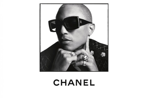 Pharrell Williams figure sur la nouvelle campagne "eyewear" de Chanel, saison printemps-été 2020.