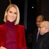 Celine Dion arbore un total look rouge satin et velour à la sortie de son hôtel à New York, le 14 novembre 2019