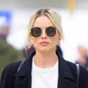 Margot Robbie arrive à l'aéroport JFK à New York en provenance de Londres où elle a assisté à la cérémonie des BAFTA, le 3 février 2020.