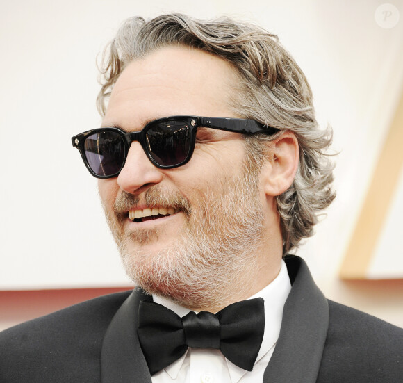 Joaquin Phoenix lors du photocall des arrivées de la 92ème cérémonie des Oscars 2019 au Hollywood and Highland à Los Angeles, Californie, Etats-Unis, le 9 février 2020.