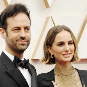 Natalie Portman et son mari Benjamin Millepied lors du photocall des arrivées de la 92ème cérémonie des Oscars 2020 au Hollywood and Highland à Los Angeles, Californie, Etats-Unis, le 9 février 2020.