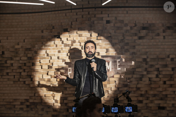 Exclusif - Rendez-vous avec Mathieu Madénian en marge de l'enregistrement de l'émission "Génération Paname" pour France 2 à Paris le 16 novembre 2019. © Jack Tribeca / Bestimage