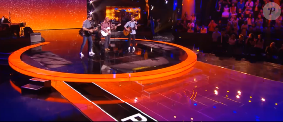 La Familia : Manu, Adrien et Raphaël - Extrait de l'émission de "The Voice" diffusée samedi 15 février 2020, TF1