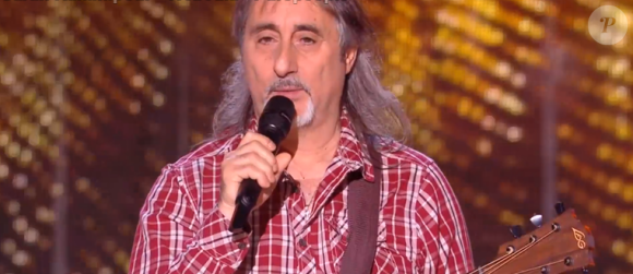 La Familia : Manu, Adrien et Raphaël - Extrait de l'émission de "The Voice" diffusée samedi 15 février 2020, TF1