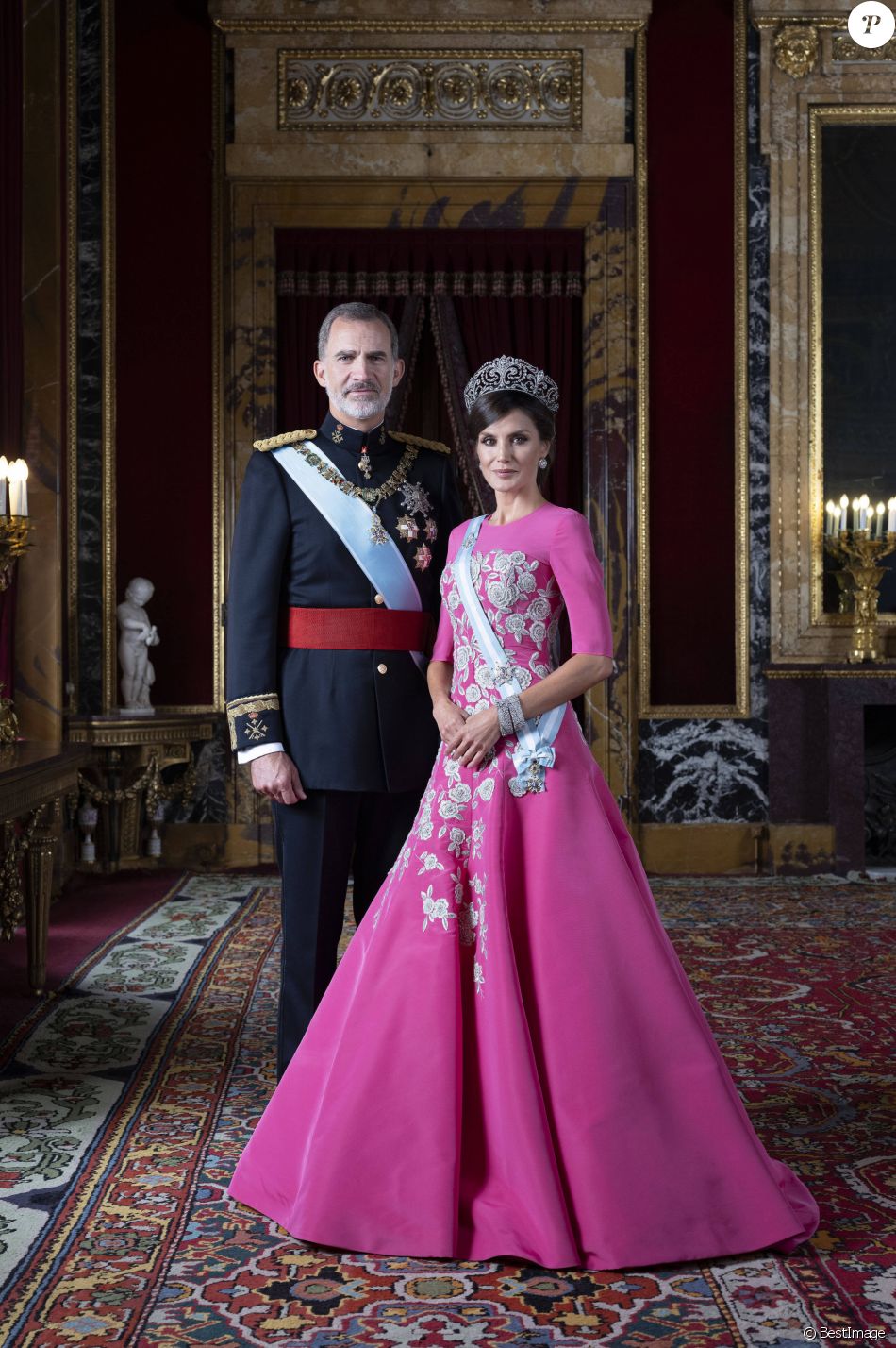 Le Roi Felipe VI D Espagne La Reine Letizia Photos Officielles Des 
