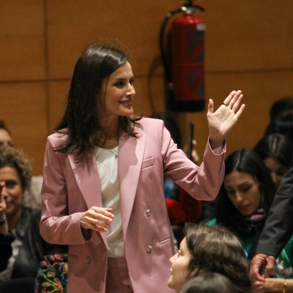 La reine Letizia d'Espagne assiste à la remise de prix Princess of Girona 2020 Foundation Award à l'Université polytechnique de Valence le 12 février 2020.