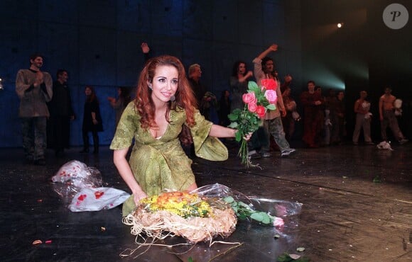 Hélène Ségara - Dernière du spectacle "Notre Dame de Paris". Le 27 janvier 1999.