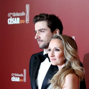 Audrey Lamy enceinte et son compagnon Thomas Sabatier - Photocall lors de la 41ème cérémonie des Cesar au théâtre du Châtelet à Paris, le 26 février 2016. © Borde-Jacovides/Bestimage