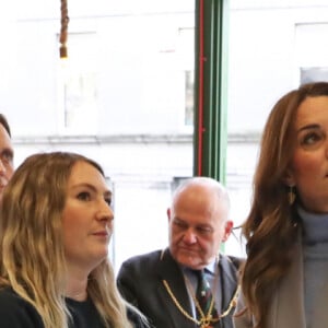 Kate Middleton, duchesse de Cambridge, lors d'une visite d'un café social pour rencontrer des habitants pour son enquête sur la petite enfance à Aberdeen, Écosse, Royaume Uni, le 12 février 2020.