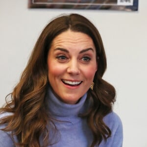 Kate Middleton, duchesse de Cambridge, lors d'une visite d'un café social pour rencontrer des habitants pour son enquête sur la petite enfance à Aberdeen, Écosse, Royaume Uni, le 12 février 2020.