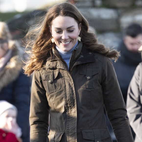 Kate Middleton, duchesse de Cambridge, lors d'une visite à la Ark Open Farm à Newtownwards, Irlande le 12 février 2020.