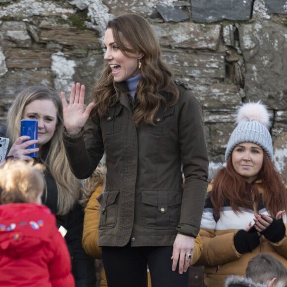 Kate Middleton, duchesse de Cambridge, lors d'une visite à la Ark Open Farm à Newtownwards, Irlande le 12 février 2020.