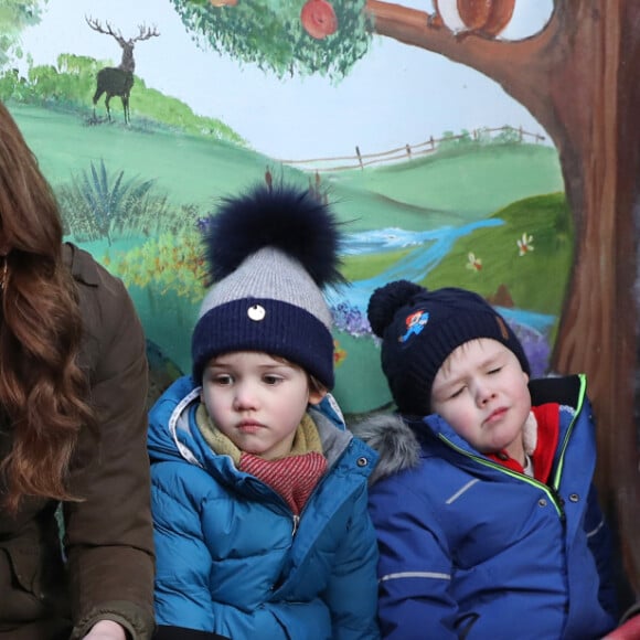 Kate Middleton, duchesse de Cambridge, lors d'une visite à la Ark Open Farm à Newtownwards, Irlande le 12 février 2020.