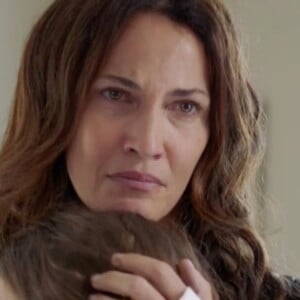 Linda Hardy joue Clémentine Doucet dans la série "Demain nous appartient", diffusée sur TF1.
