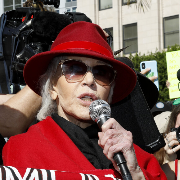 Jane Fonda - Les stars s'investissent dans la manifestation en faveur du climat "Fire Drill Fridays" à Los Angeles le 7 février 2020. © Future-Image via ZUMA Press / Bestimage