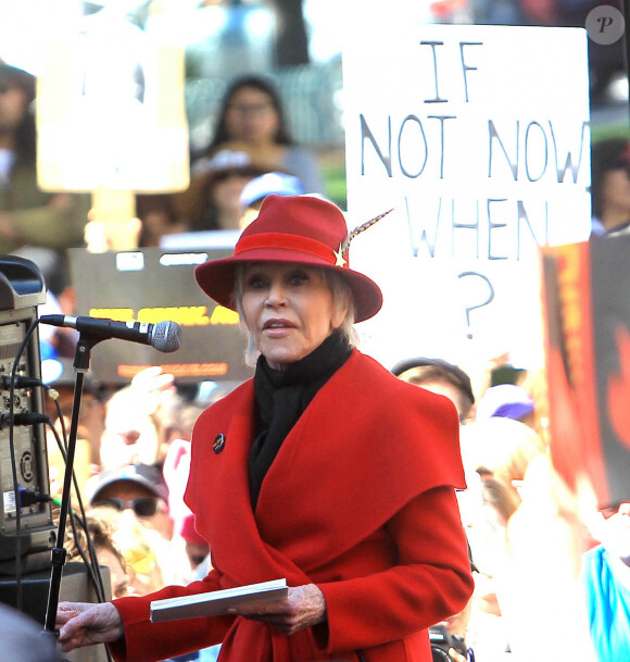 Jane Fonda - Les stars s'investissent dans la manifestation en faveur du climat "Fire Drill Fridays" à Los Angeles le 7 février 2020. © Future-Image via ZUMA Press / Bestimage